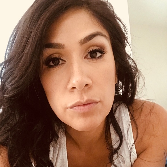 Meet your Posher, Bernadette - Picture 1 of 1